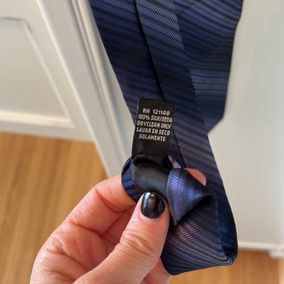 Men's Kenneth Cole Reaction 100% Silk Tie - Picture 8 of 8
